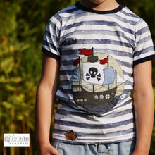 Lade das Bild in den Galerie-Viewer, Piratenschiff - STICK 20x30