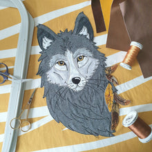 Lade das Bild in den Galerie-Viewer, Boho Wolf - STICK 13x18