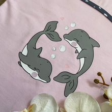 Lade das Bild in den Galerie-Viewer, Delfinliebe - PLOTT