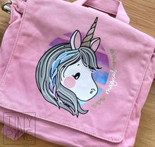 Lade das Bild in den Galerie-Viewer, Magical Unicorn - PLOTT