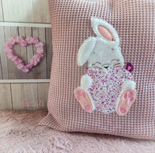 Lade das Bild in den Galerie-Viewer, KuschelMümmel - STICK 18x30