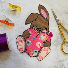 Lade das Bild in den Galerie-Viewer, KuschelMümmel - STICK 10x10