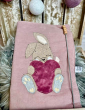 Lade das Bild in den Galerie-Viewer, KuschelMümmel - STICK 16x26