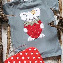 Lade das Bild in den Galerie-Viewer, Erdbeermaus - STICK 15x24