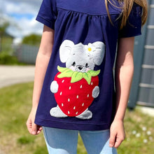 Lade das Bild in den Galerie-Viewer, Erdbeermaus - STICK 18x30