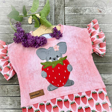 Lade das Bild in den Galerie-Viewer, Erdbeermaus - STICK 16x26