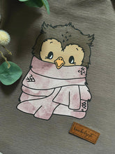 Lade das Bild in den Galerie-Viewer, Kuscheleule - PLOTT