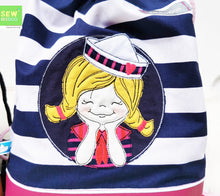 Lade das Bild in den Galerie-Viewer, Ahoi Matrose Mädchen - STICK 10x10