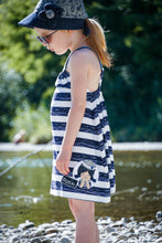Lade das Bild in den Galerie-Viewer, Ahoi Matrose Mädchen - STICK 15x24