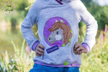 Lade das Bild in den Galerie-Viewer, Pferdeliebe - STICK 15x24