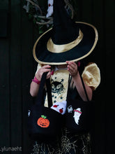 Lade das Bild in den Galerie-Viewer, kleines Gespenst - PLOTT