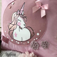 Lade das Bild in den Galerie-Viewer, WinterEinhorn - PLOTT