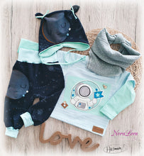 Lade das Bild in den Galerie-Viewer, Astronaut - STICK 16x26