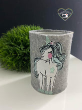 Lade das Bild in den Galerie-Viewer, WinterEinhorn - STICK 10x10