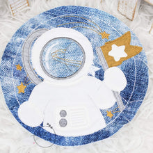 Lade das Bild in den Galerie-Viewer, Astronaut - STICK 16x26
