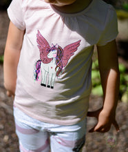 Lade das Bild in den Galerie-Viewer, Little Pegasus - PLOTT