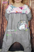 Lade das Bild in den Galerie-Viewer, Einhornliebe - PLOTT