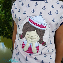 Lade das Bild in den Galerie-Viewer, Ahoi Matrose Mädchen - STICK 16x26