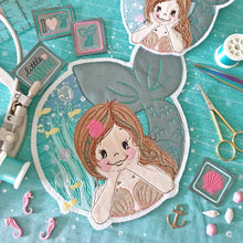 Lade das Bild in den Galerie-Viewer, Meerjungfrau Button - STICK 13x18