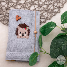 Lade das Bild in den Galerie-Viewer, kleiner Igel - STICK 16x26