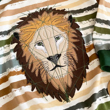 Lade das Bild in den Galerie-Viewer, GeometricLion - STICK 16x26