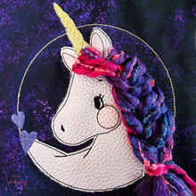 Lade das Bild in den Galerie-Viewer, 3D Einhorn und Pferd - STICK 13x18