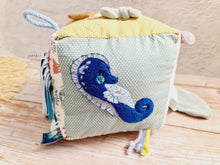 Lade das Bild in den Galerie-Viewer, Kleines Seepferdchen - STICK 10x10