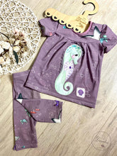 Lade das Bild in den Galerie-Viewer, Kleines Seepferdchen - STICK 18x30