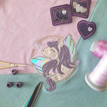 Lade das Bild in den Galerie-Viewer, Spread love Pegasus - STICK 10x10