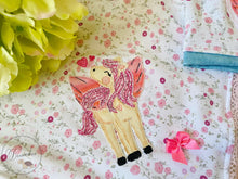 Lade das Bild in den Galerie-Viewer, Spread love Pegasus - STICK 16x26