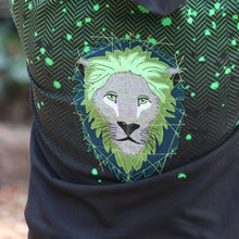 Lade das Bild in den Galerie-Viewer, GeometricLion - STICK 18x30