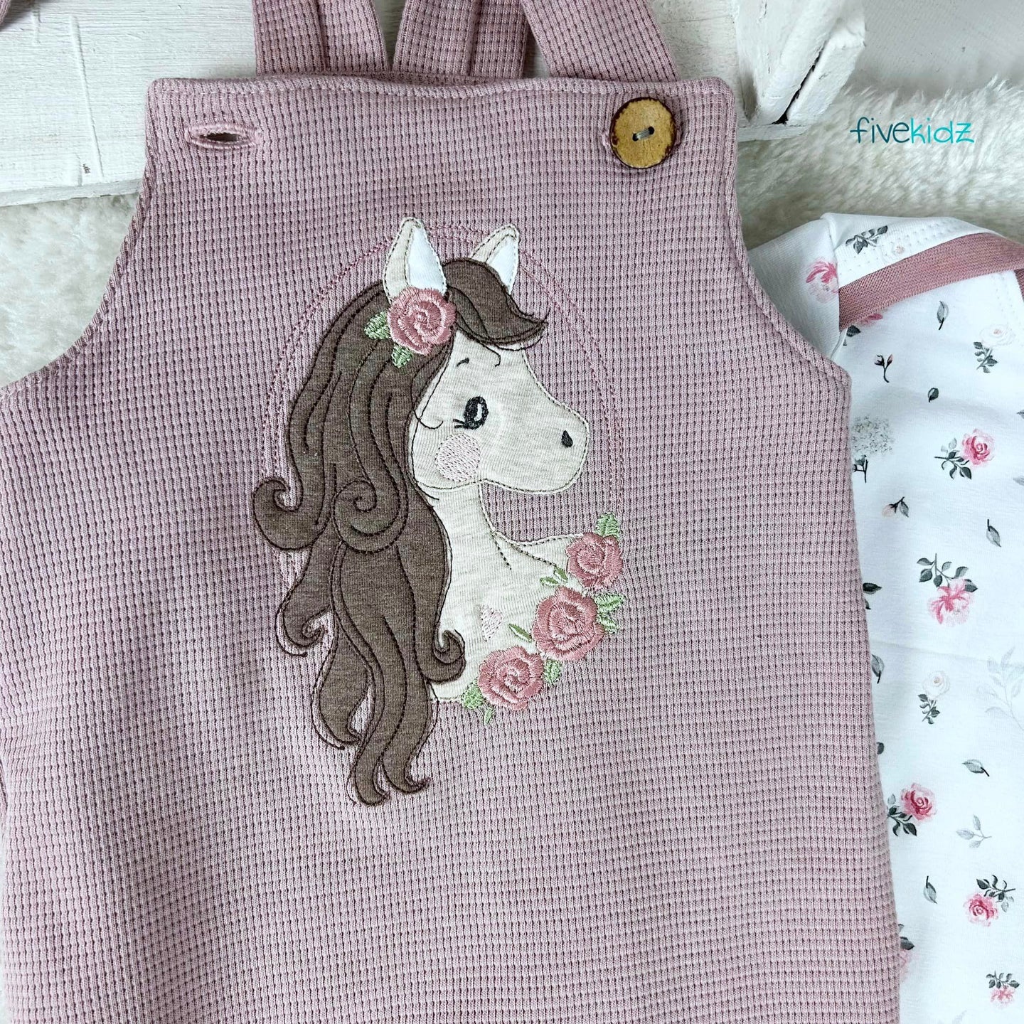 Little Beauty Pony - STICK 13x18