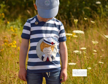 Lade das Bild in den Galerie-Viewer, Ahoi Matrose Junge - STICK 10x10

