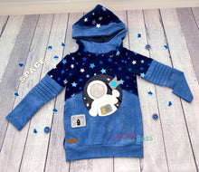 Lade das Bild in den Galerie-Viewer, Astronaut - STICK 16x26
