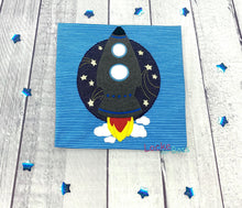 Lade das Bild in den Galerie-Viewer, Rakete - STICK 13x18
