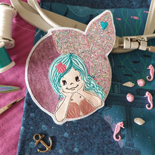 Lade das Bild in den Galerie-Viewer, Meerjungfrau Button - STICK 18x30
