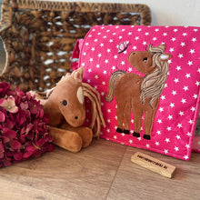 Lade das Bild in den Galerie-Viewer, Kleines Pony - STICK 10x10
