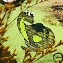 Lade das Bild in den Galerie-Viewer, kleiner Drache  - PLOTT
